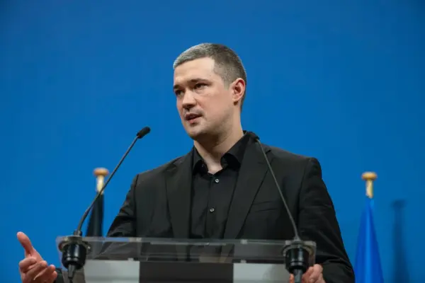 Ролі та позиції у фракції «Слуга народу» навколо відставки уряду: хто названий