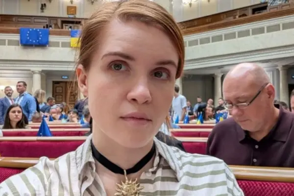 Від виходу з фракції до повернення: як змінювався статус Безуглої