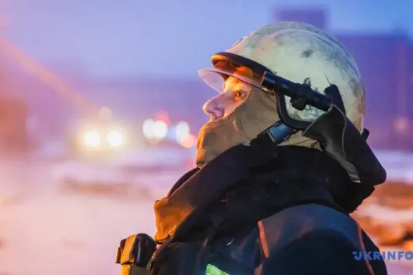 У Києві уламки російських дронів впали у трьох районах, є постраждалі