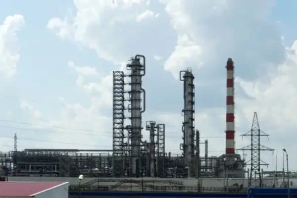 Установка АВТ-6 на Рязанському НПЗ зупинена через удар безпілотників