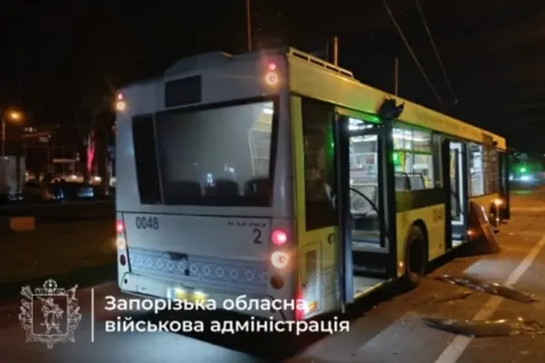 У Рівному безпілотник пошкодив могили полеглих військових: понад 10 поховань